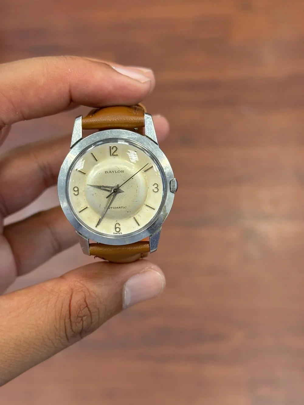 BAYLOR vintage Automatic Men’s Watch with Cream Dial and Tan Leather Strap Swiss